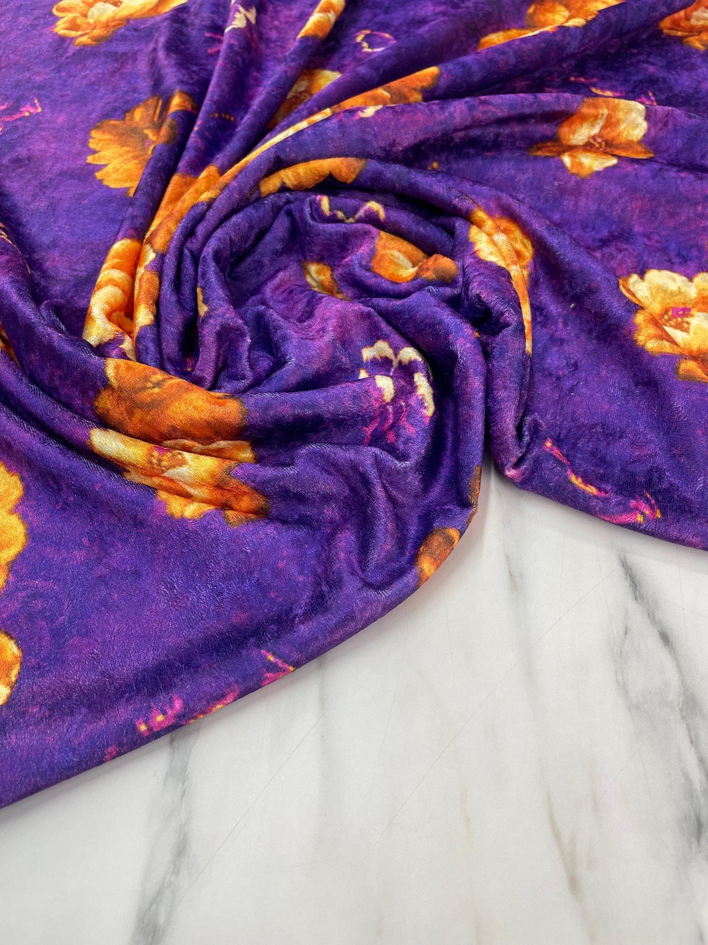 Mor Yeva Desen Elbiselik Kadife Kumaş