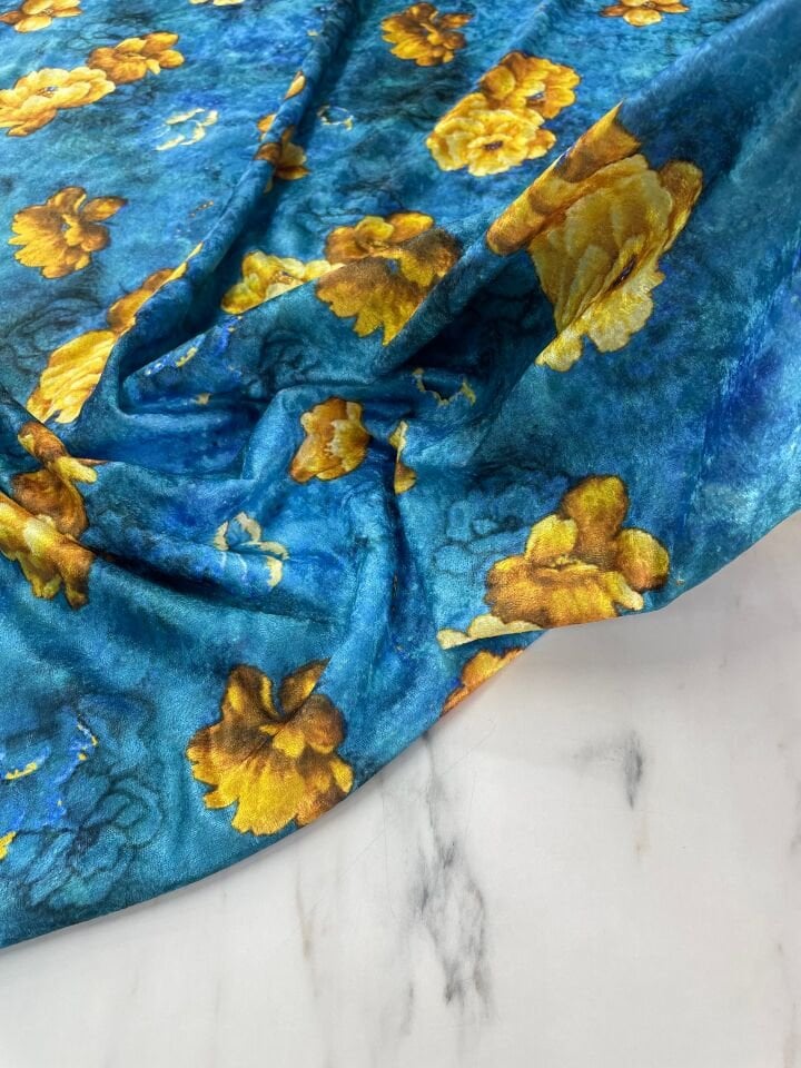 Mavi Çiçek Desen Elbiselik Kadife Kumaş