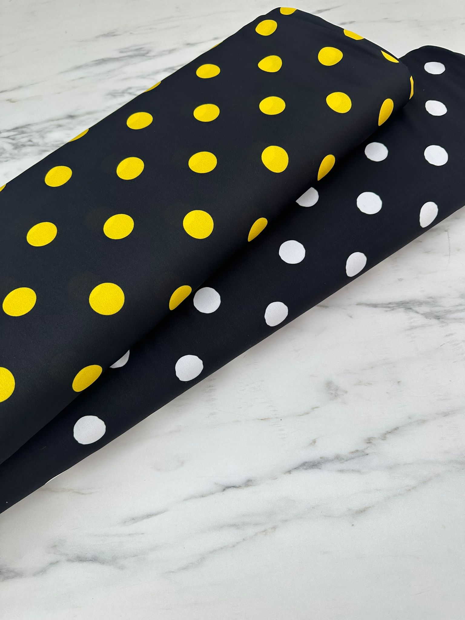 Puantiye Krep Kumaş