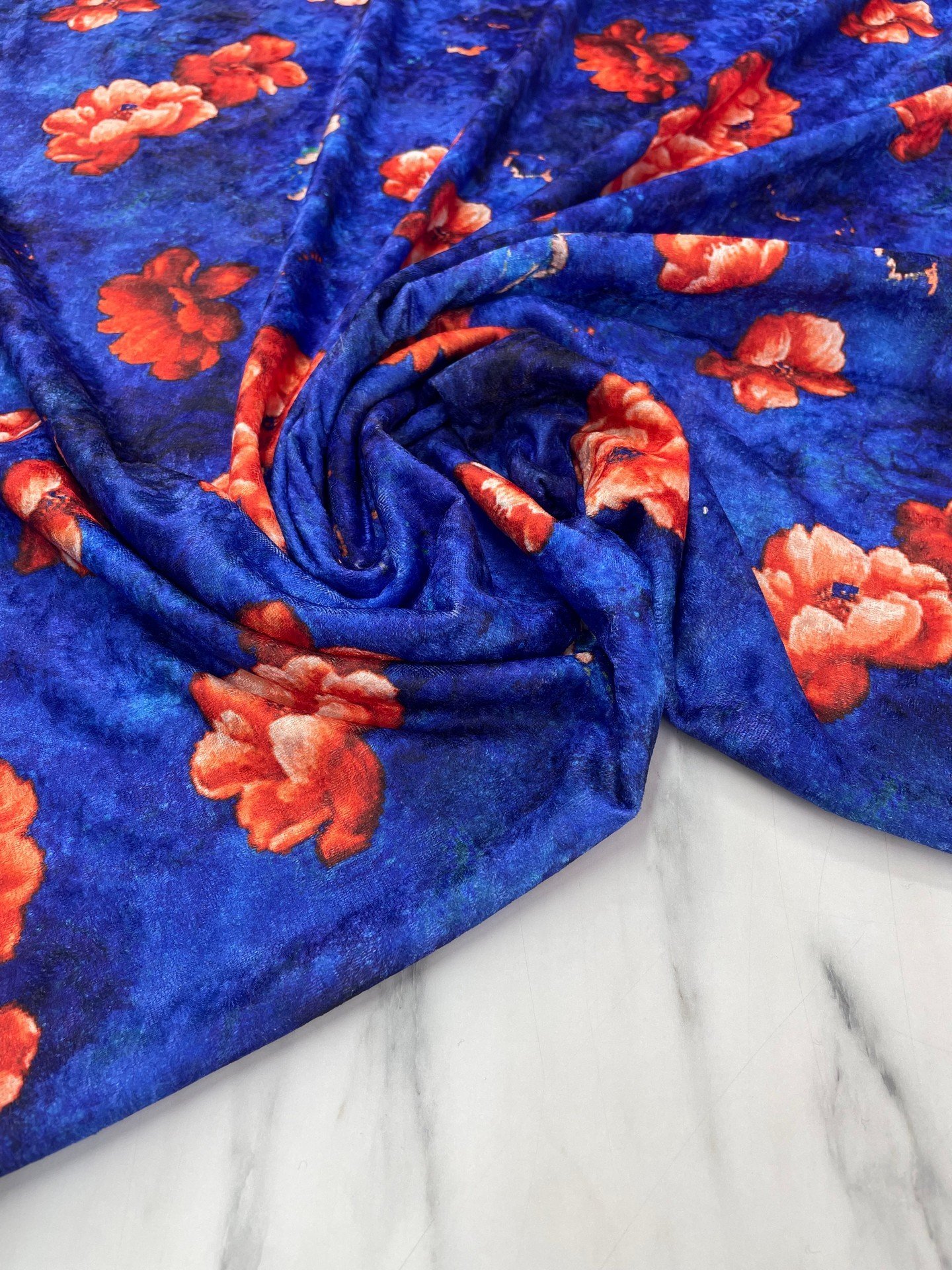 Lacivert Mersin Çiçeği Desen Elbiselik Kadife Kumaş