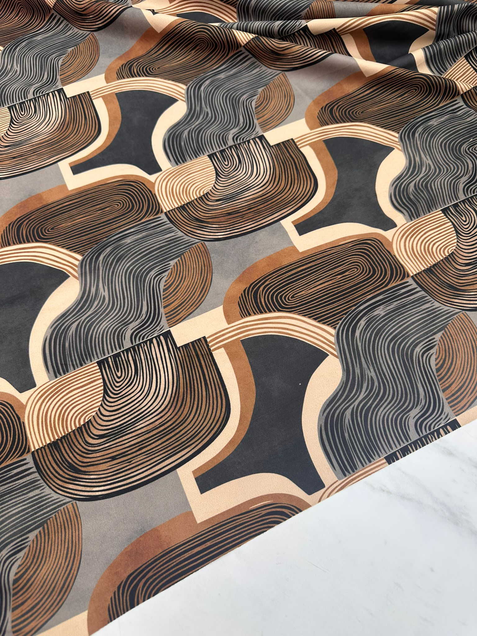 Desenli Windeks Süet Yumuşak Dökümlü Yapıya Sahip