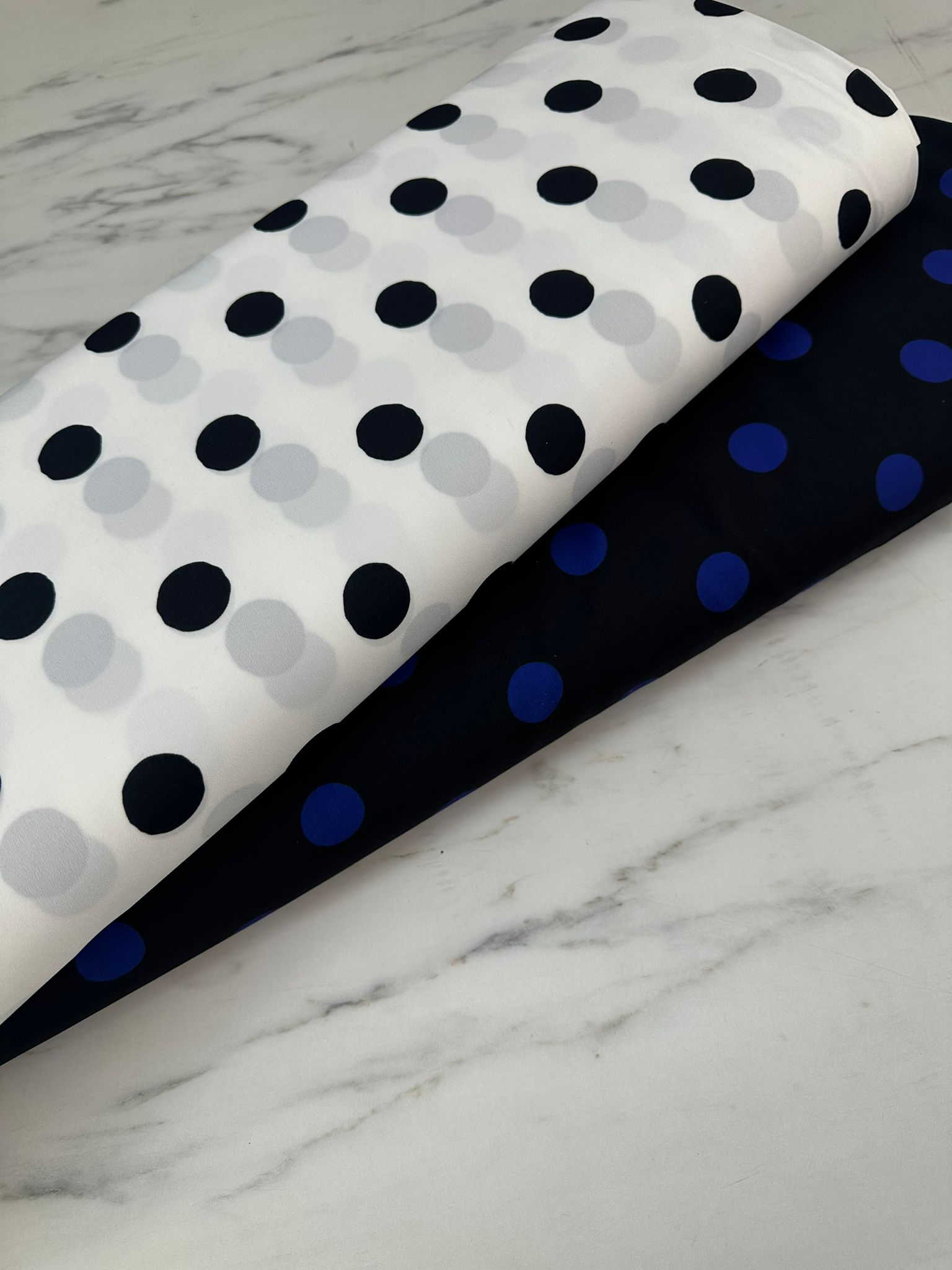 Puantiye Krep Kumaş