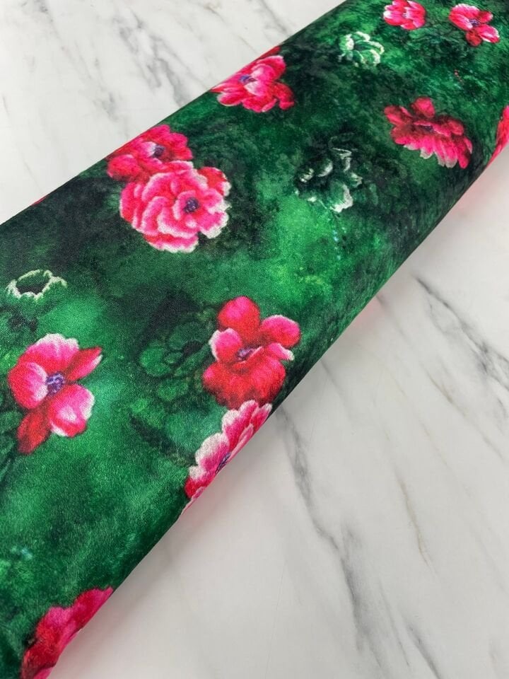 Yeşil Yeva Desen Elbiselik Kadife Kumaş