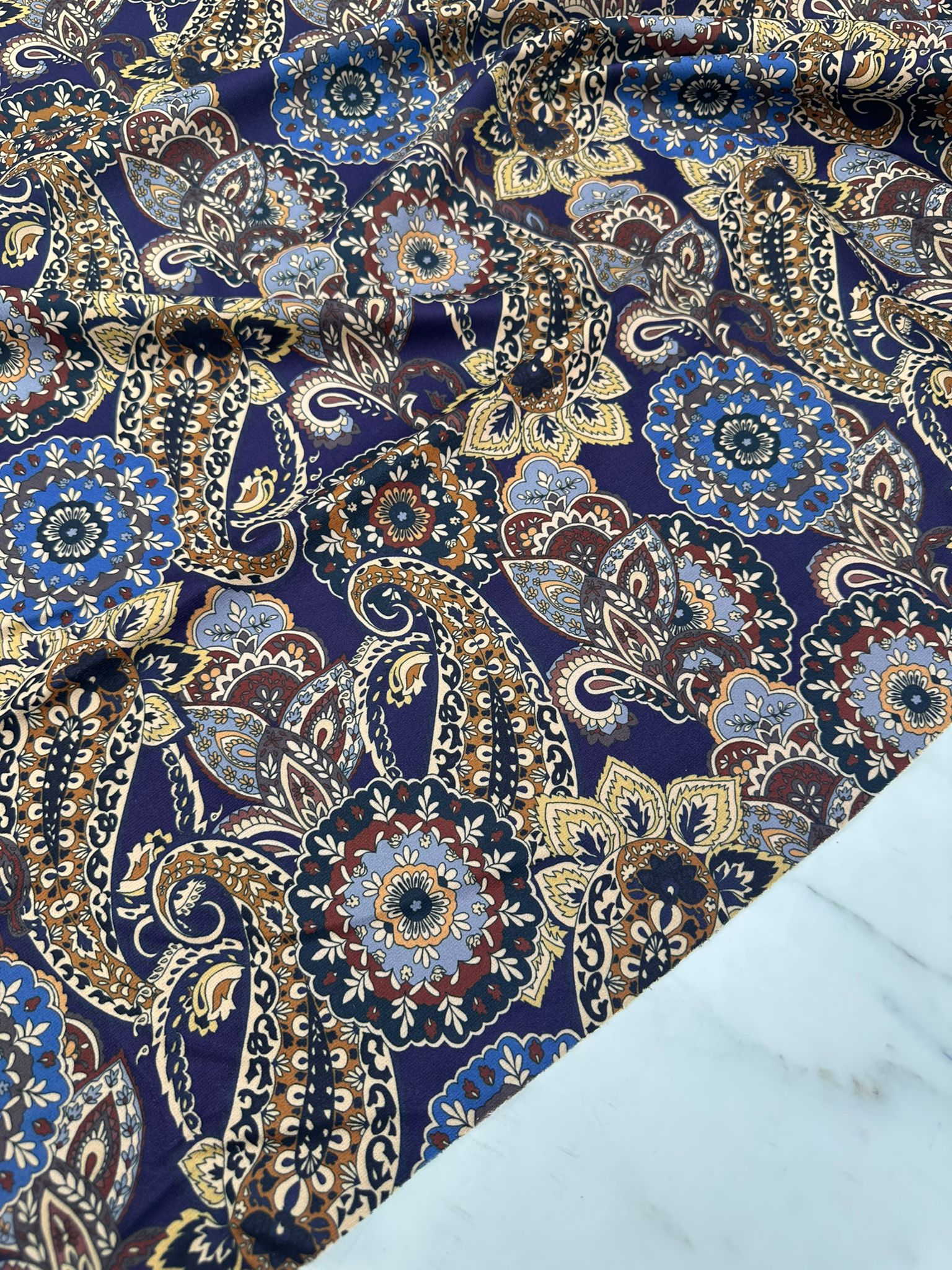 Desenli Windeks Süet Yumuşak Dökümlü Yapıya Sahip