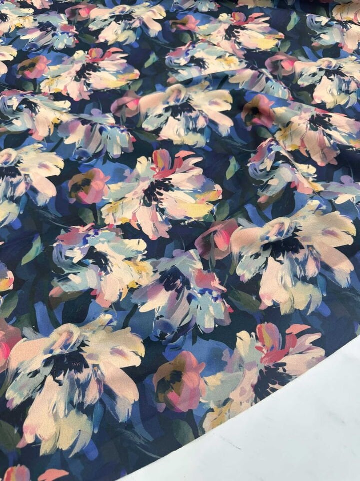 Desenli Windeks Süet Yumuşak Dökümlü Yapıya Sahip