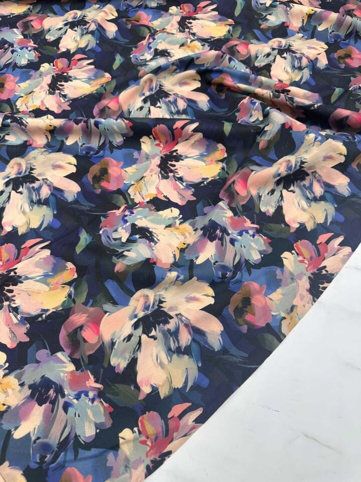 Desenli Windeks Süet Yumuşak Dökümlü Yapıya Sahip