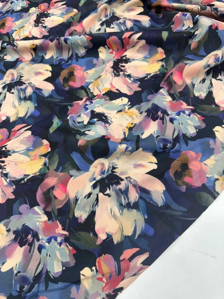 Desenli Windeks Süet Yumuşak Dökümlü Yapıya Sahip