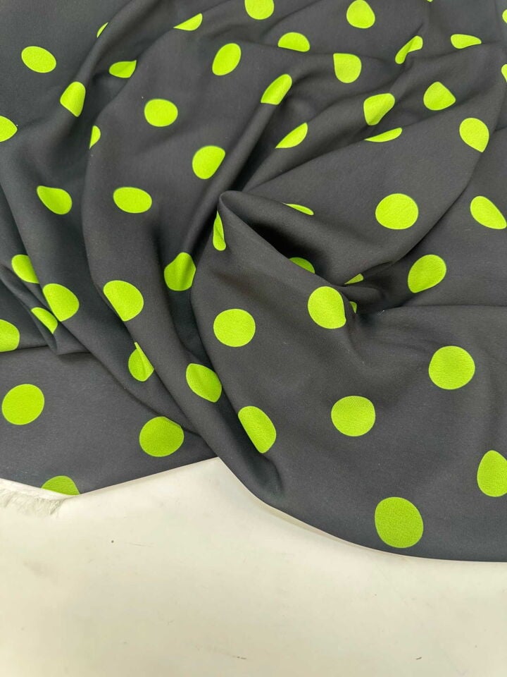 Puantiye Krep Kumaş