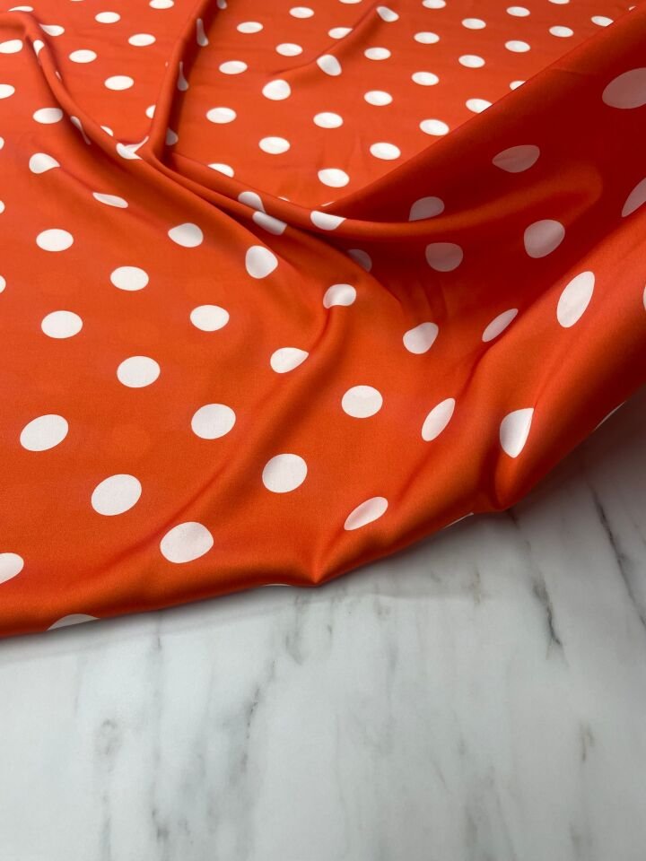 Turuncu Noktalı Desen Elbiselik Gömleklik Tivil Saten Kumaş
