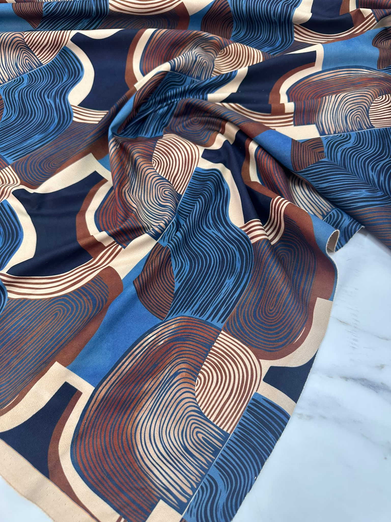 Desenli Windeks Süet Dökümlü Yumuşak Dokuya Sahip