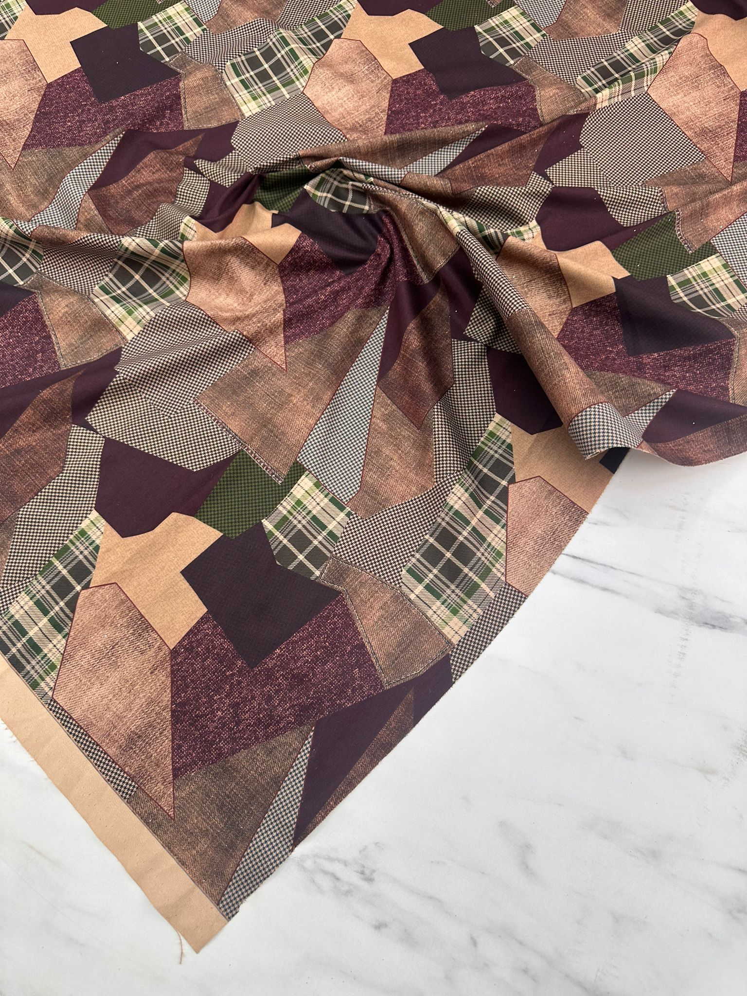 Desenli Windeks Süet Yumuşak Dökümlü Dokuya Sahip