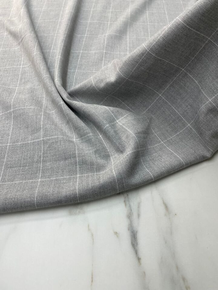 Acık Gri Kareli Elbiselik Pantolonluk Poliviskon Kumaş