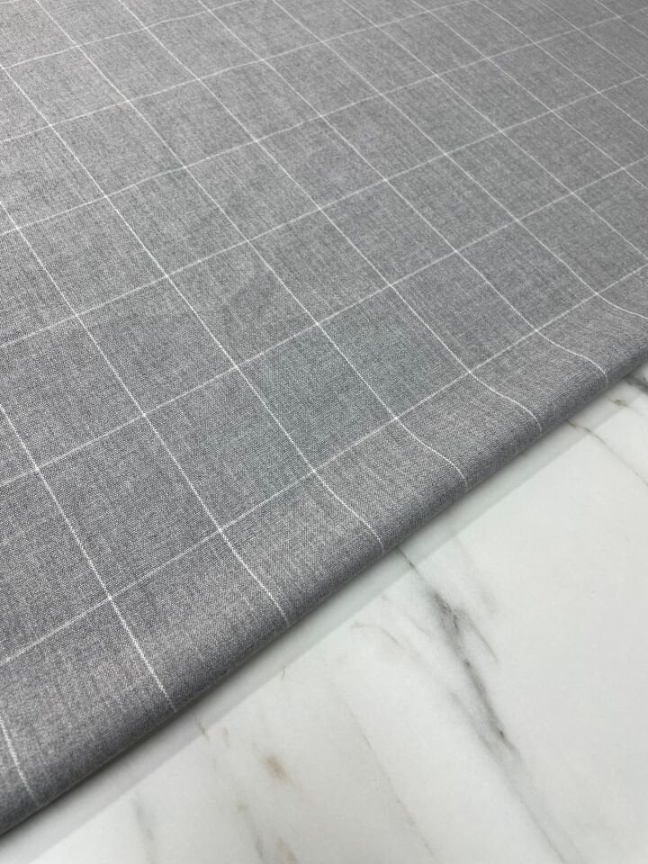 Acık Gri Kareli Elbiselik Pantolonluk Poliviskon Kumaş