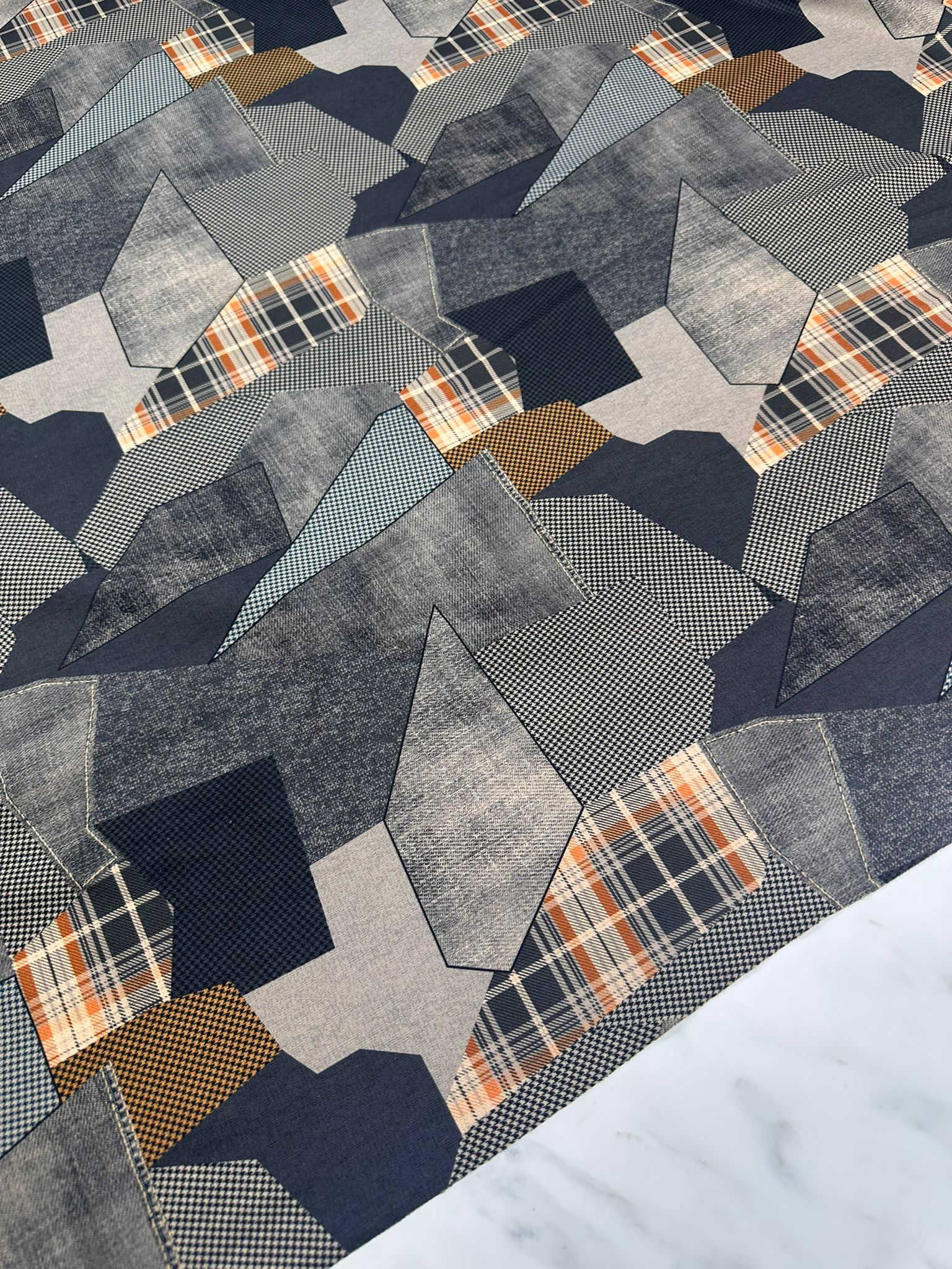 Desenli Windeks Süet Yumuşak Dökümlü Yapıya Sahip