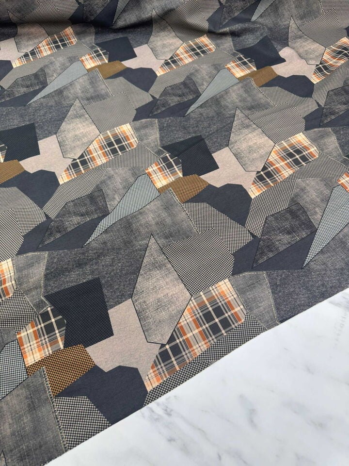 Desenli Windeks Süet Yumuşak Dökümlü Yapıya Sahip