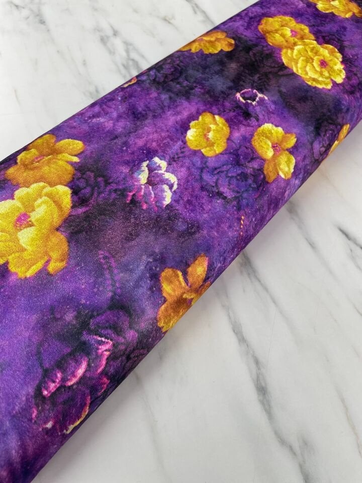 Mor Çiçek Desen Elbiselik Kadife Kumaş