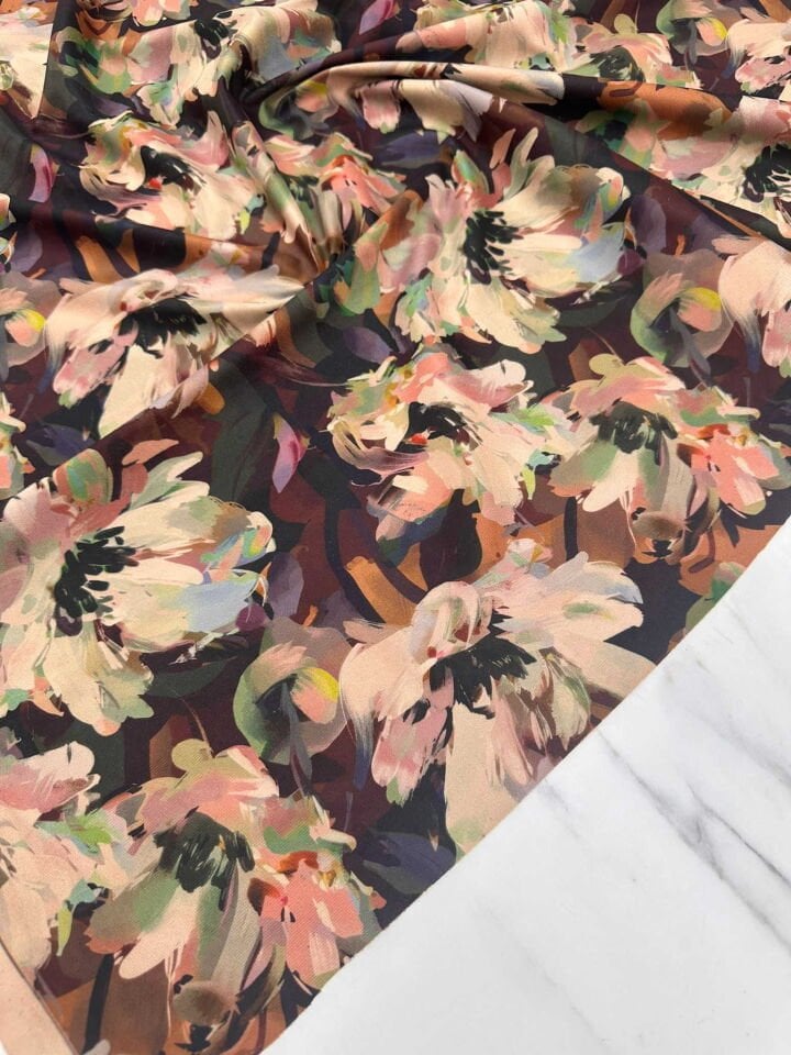 Desenli Windeks Süet Yumuşak Dökümlü Yapıya Sahip