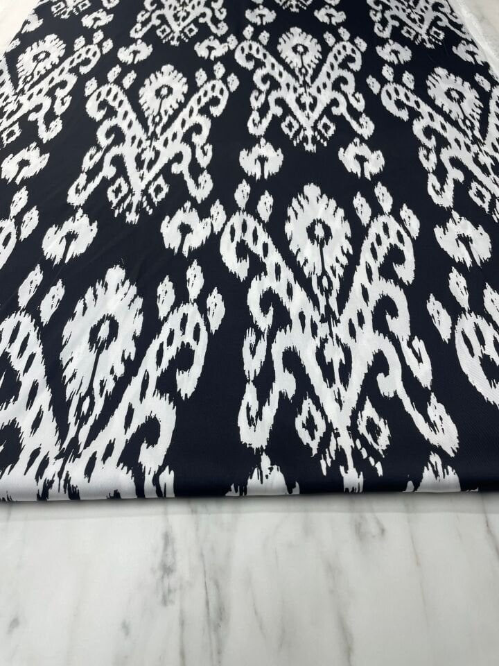 Siyah İkat Desen Elbiselik Gömleklik Tivil Saten Kumaş
