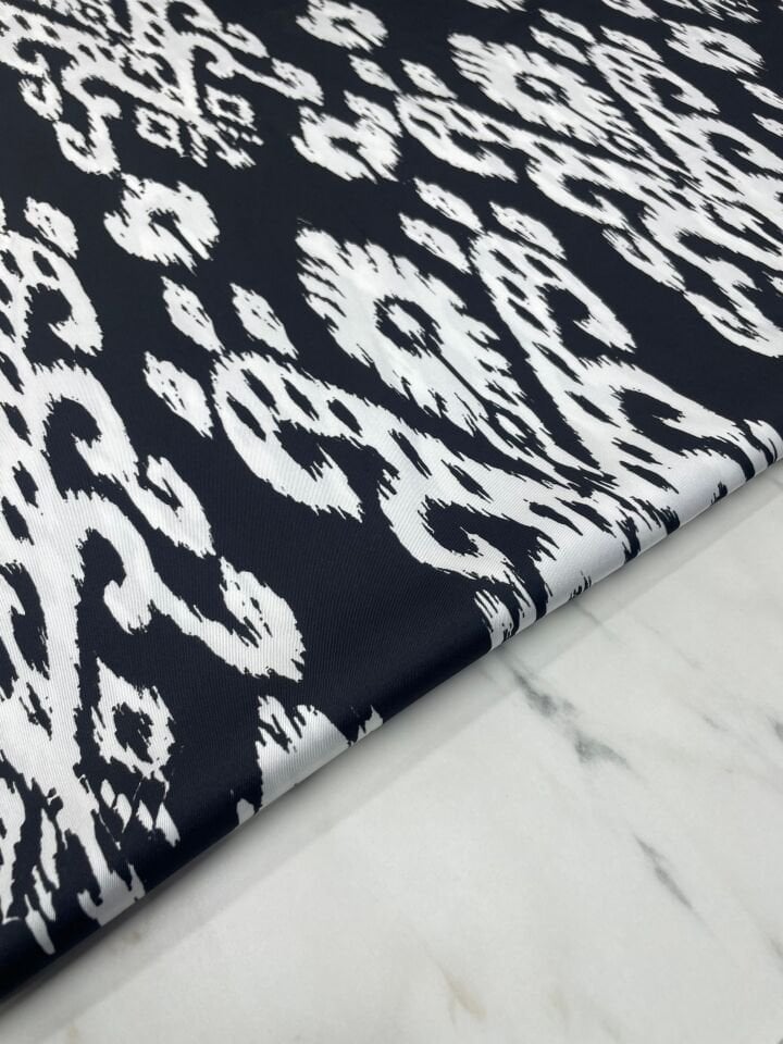 Siyah İkat Desen Elbiselik Gömleklik Tivil Saten Kumaş