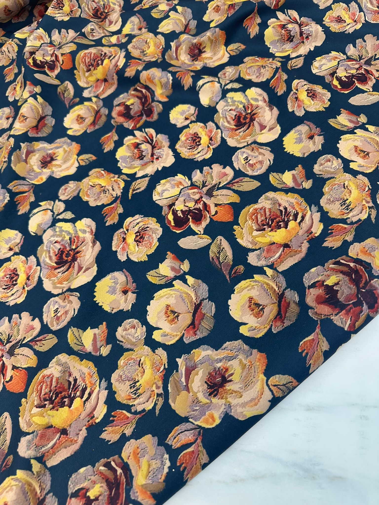 Desenli Windeks Süet Yumuşak Dökümlü Yapıya Sahip