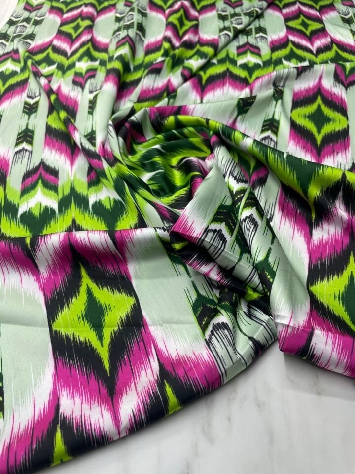 Urla Desen Elbiselik Gömleklik Tivil Saten Kumaş