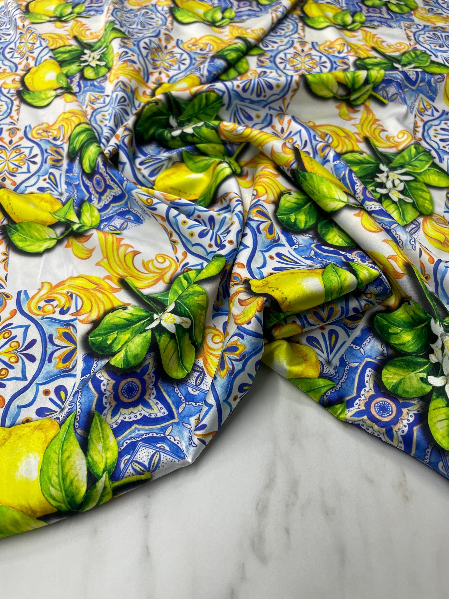 Limonlu Desen Elbiselik Gömleklik Tivil Saten Kumaş