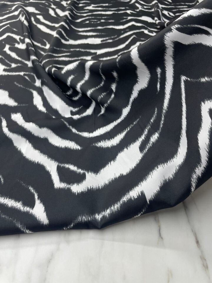 Zebra Desen Elbiselik Gömleklik Tivil Saten Kumaş