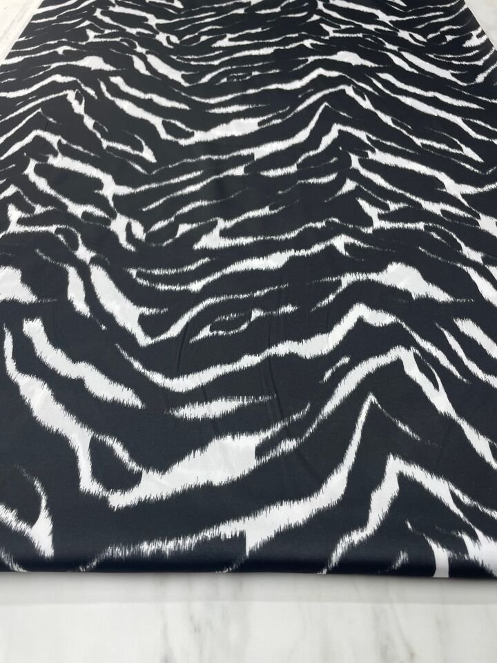 Zebra Desen Elbiselik Gömleklik Tivil Saten Kumaş