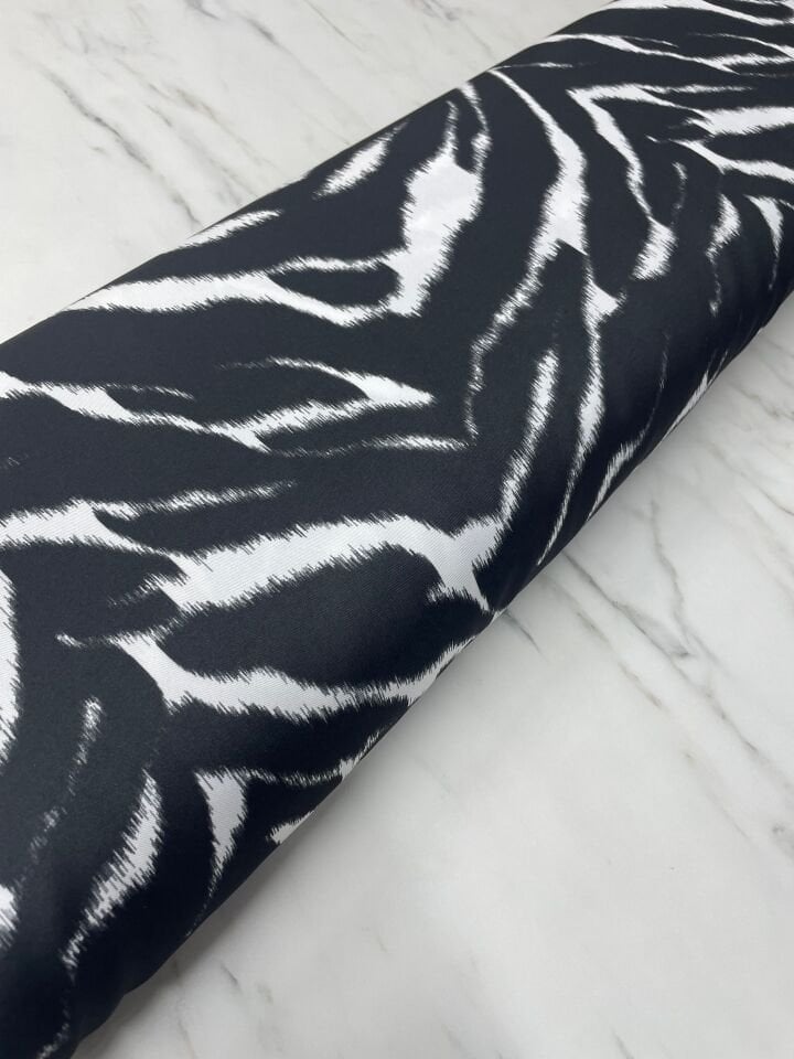 Zebra Desen Elbiselik Gömleklik Tivil Saten Kumaş