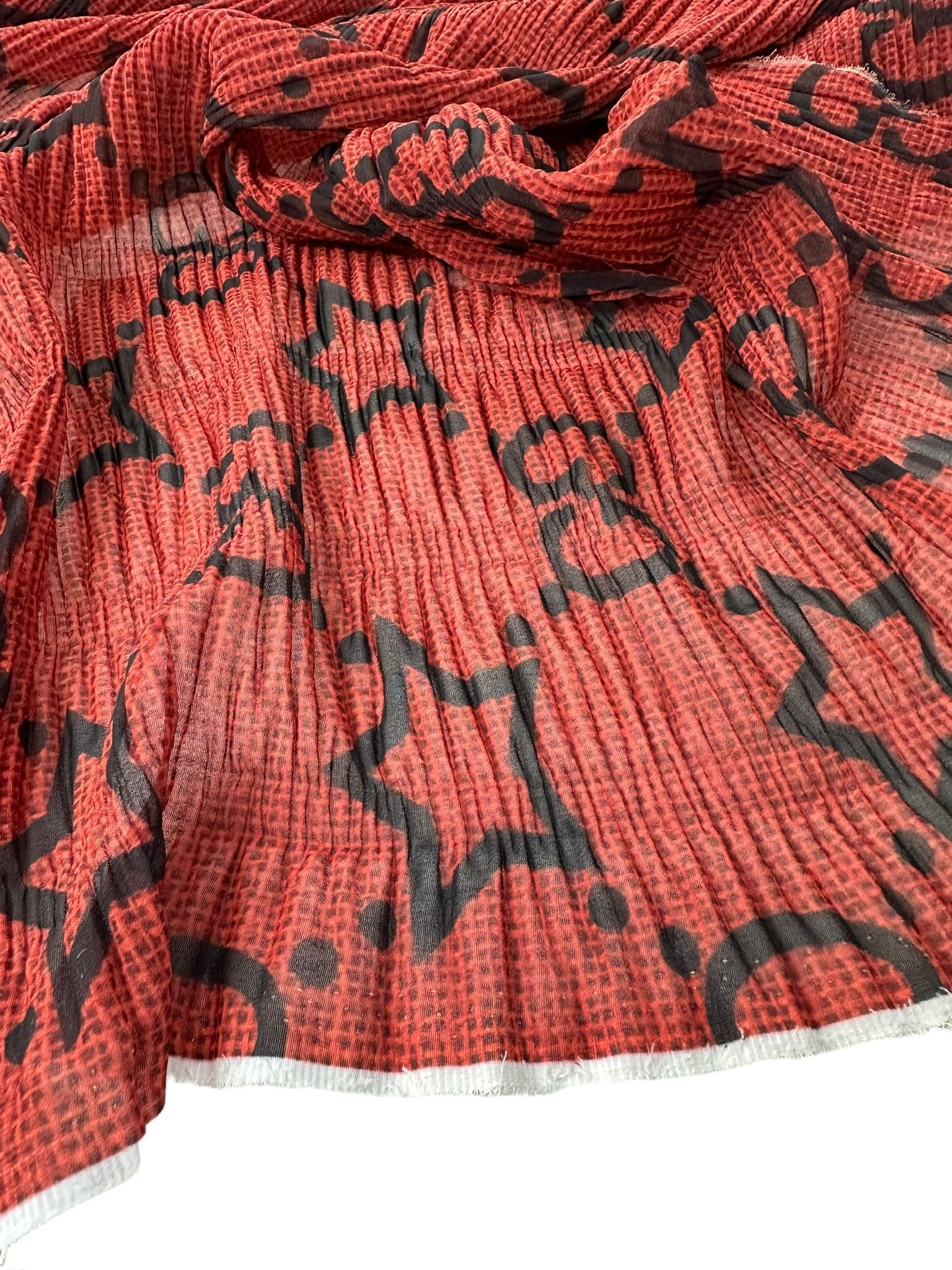 Kırmızı GG Desen Ebiselik Eteklik Gofre Kumaş