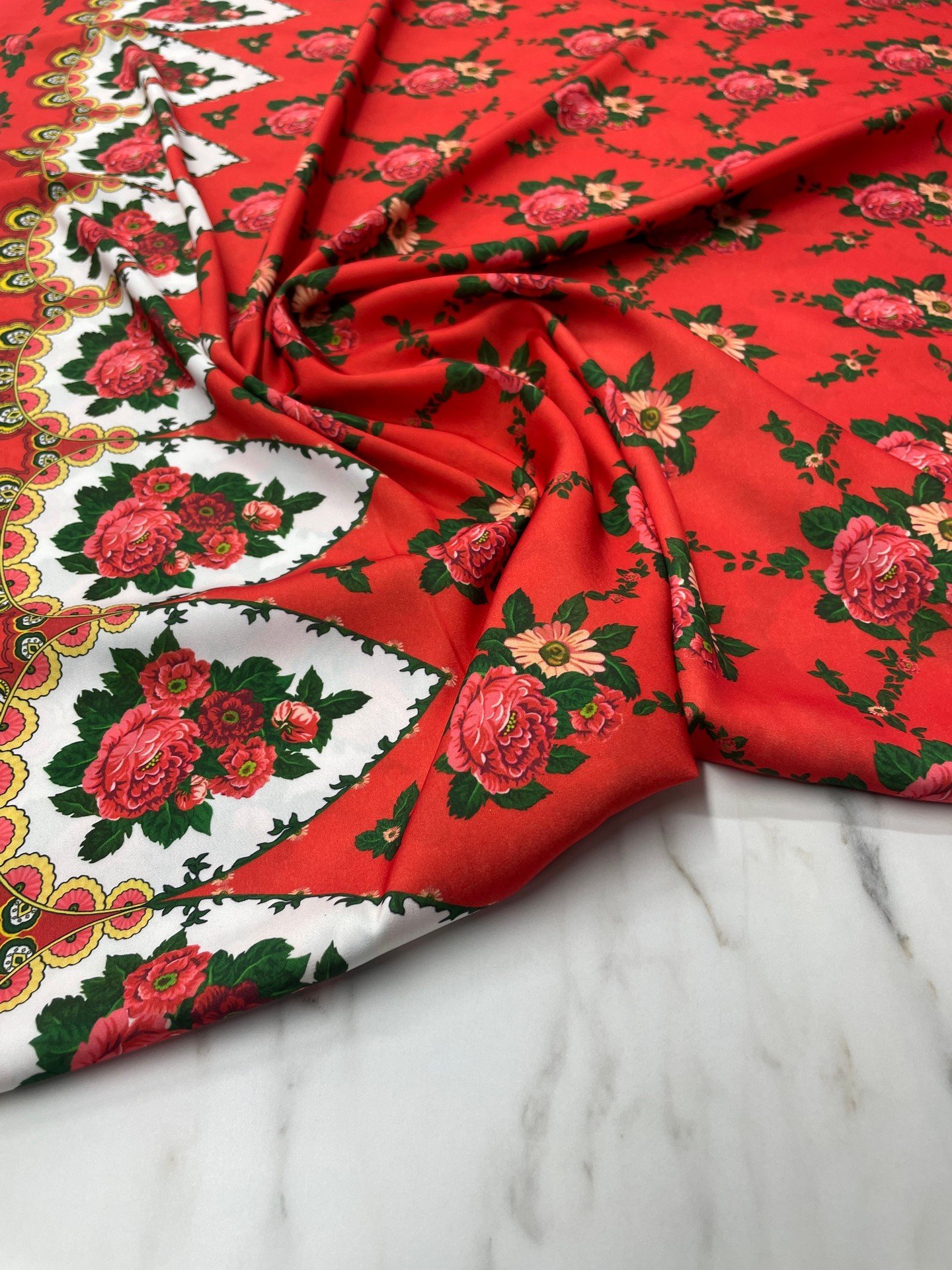 Türkmen Desen Elbiselik Gömleklik Tivil Saten Kumaş