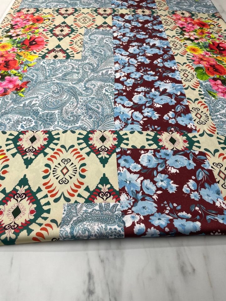 Çiçek Desen Elbiselik Gömleklik Tivil Saten Kumaş