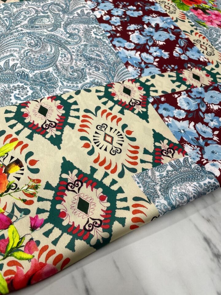 Çiçek Desen Elbiselik Gömleklik Tivil Saten Kumaş