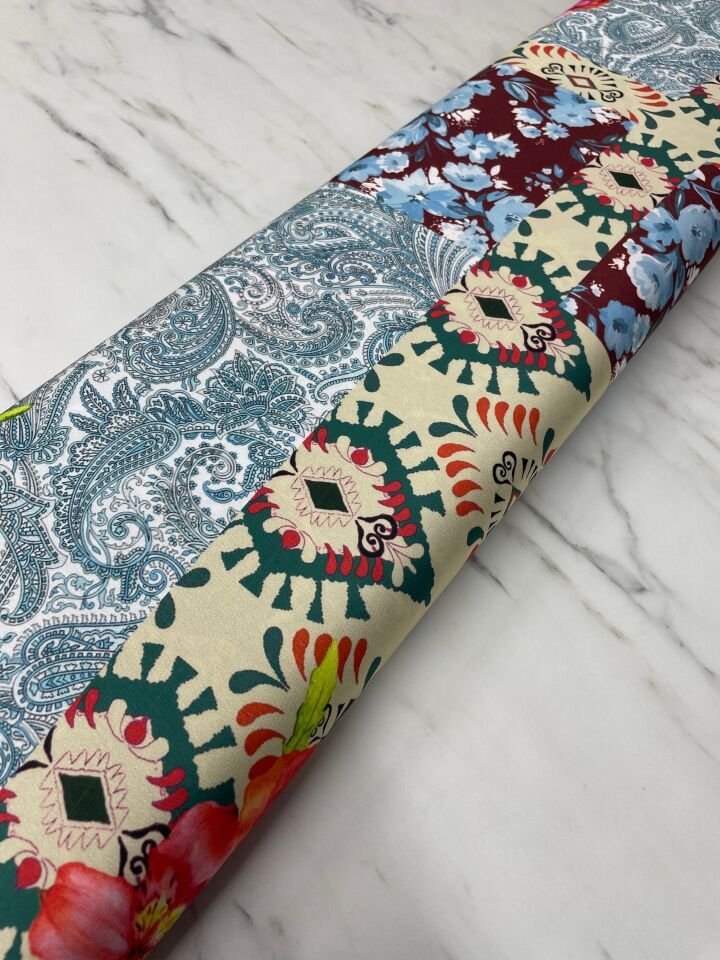 Çiçek Desen Elbiselik Gömleklik Tivil Saten Kumaş