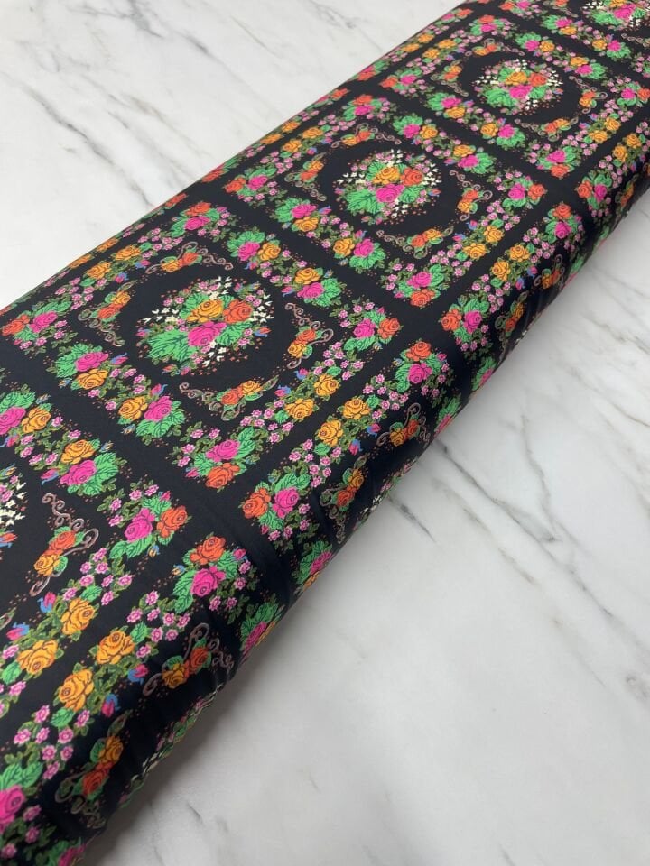 Çiçekli Desen Elbiselik Gömleklik Tivil Saten Kumaş