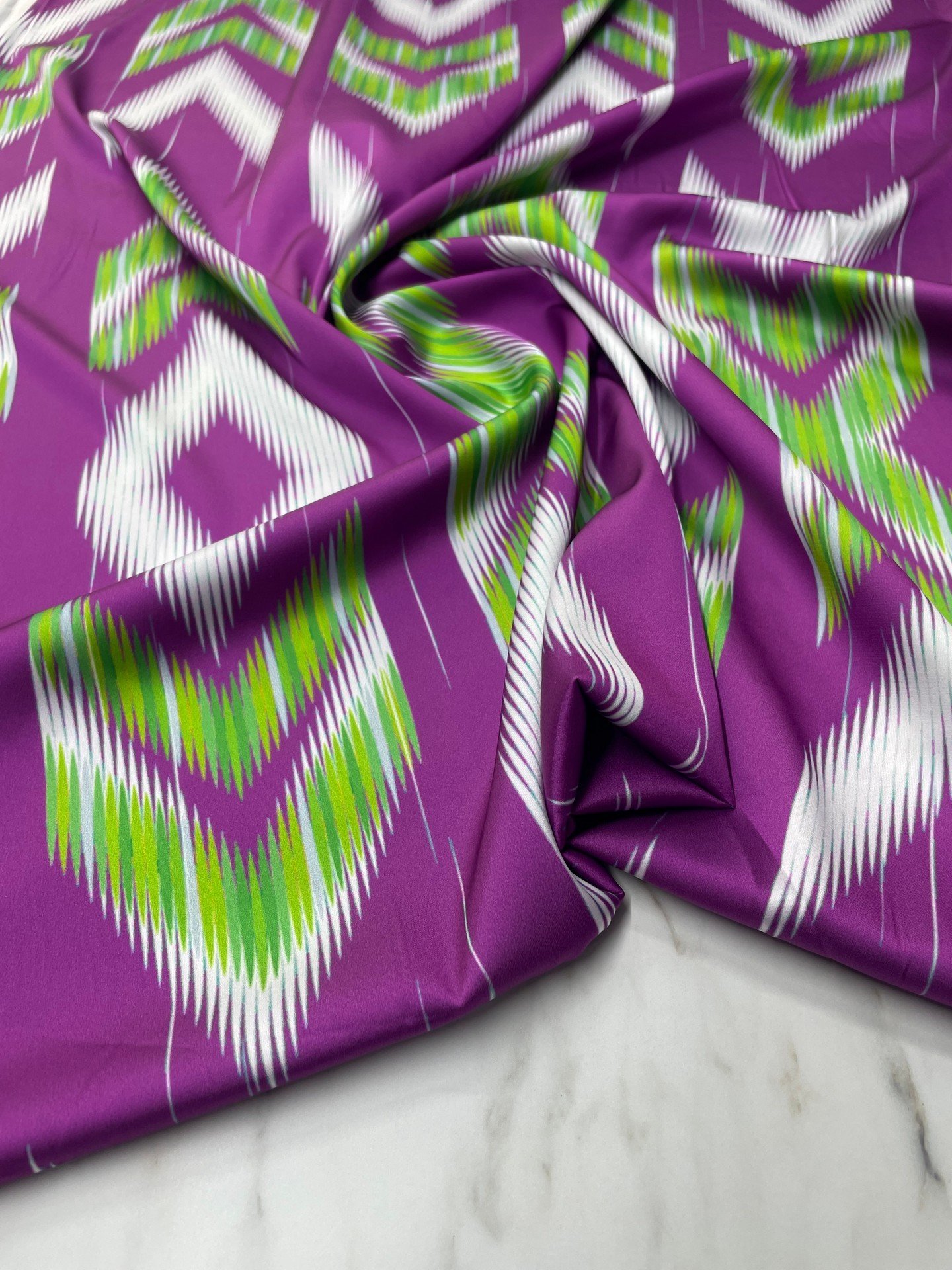 Mor Urla Desen Elbiselik Gömleklik Tivil Saten Kumaş