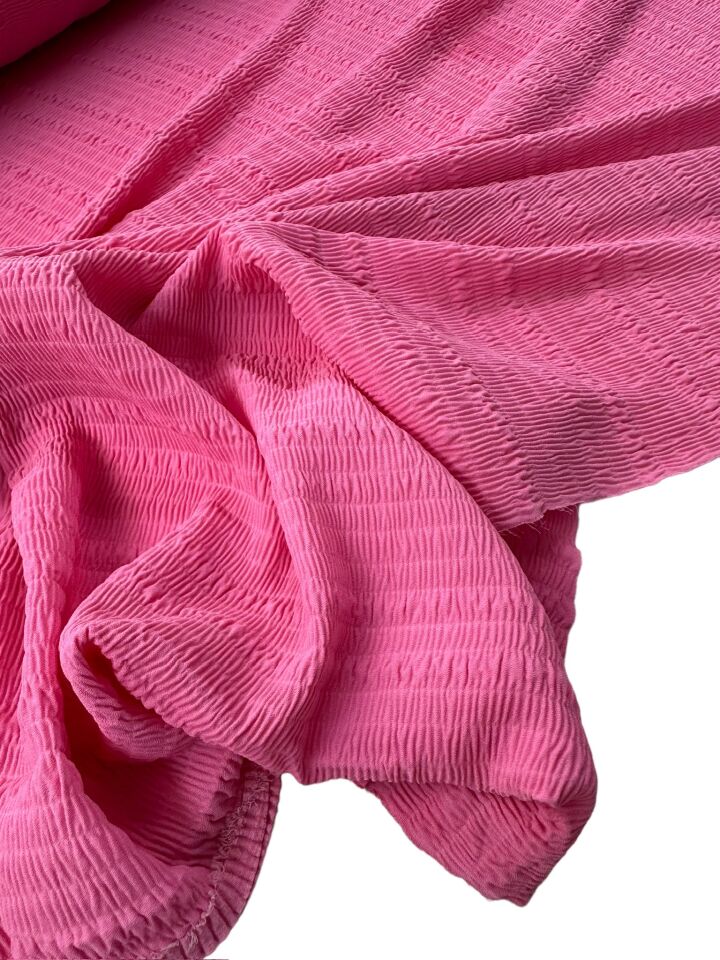 Pembe Ebiselik Eteklik Gofre Kumaş