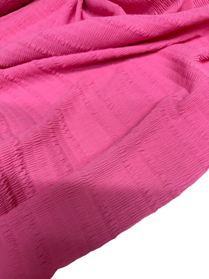 Pembe Ebiselik Eteklik Gofre Kumaş