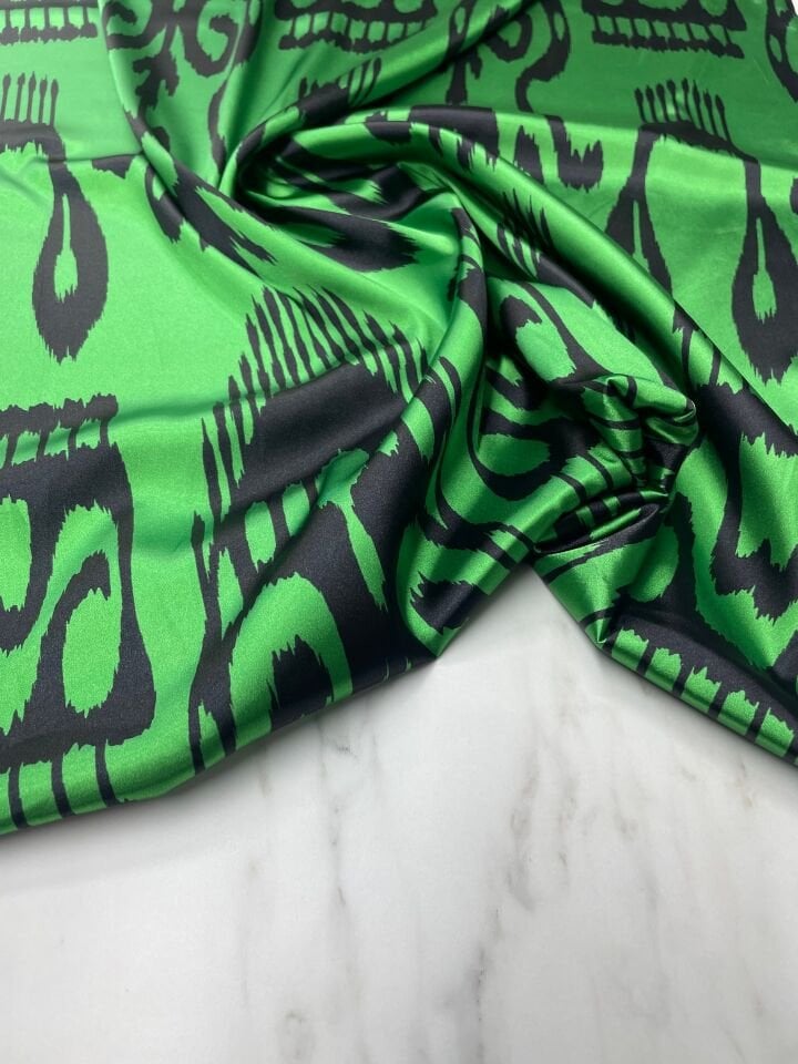 Yeşil İkat Desen Elbiselik Gömleklik Tivil Saten Kumaş