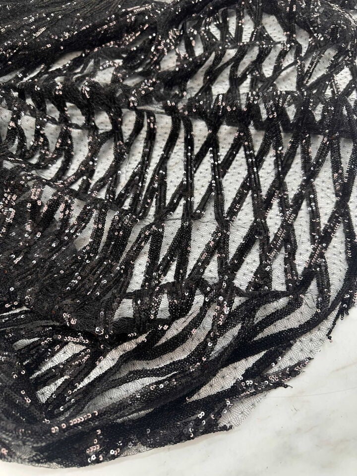 Desenli Siyah Payet Göz Alıcı Desen