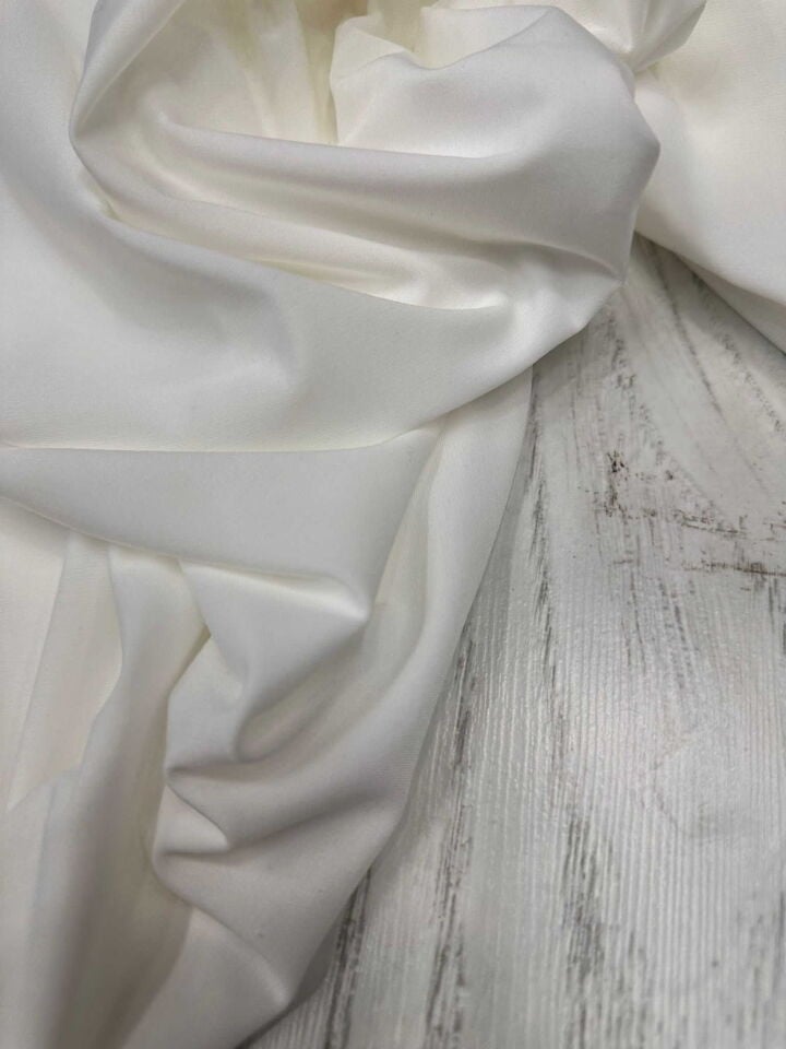 Beyaz Renk En boy Likralı Jarse Kumaş