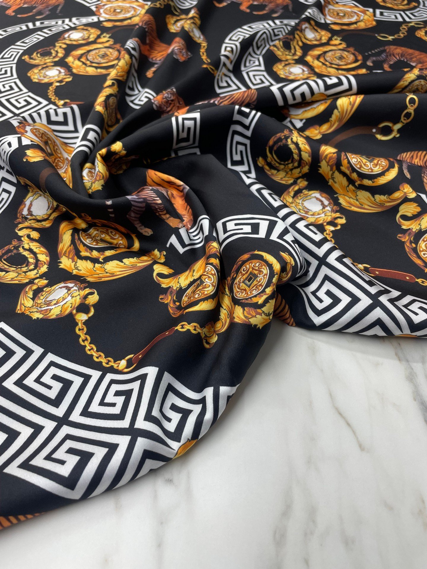 Siyah Kaplan Desen Elbiselik Gömleklik Tivil Saten Kumaş