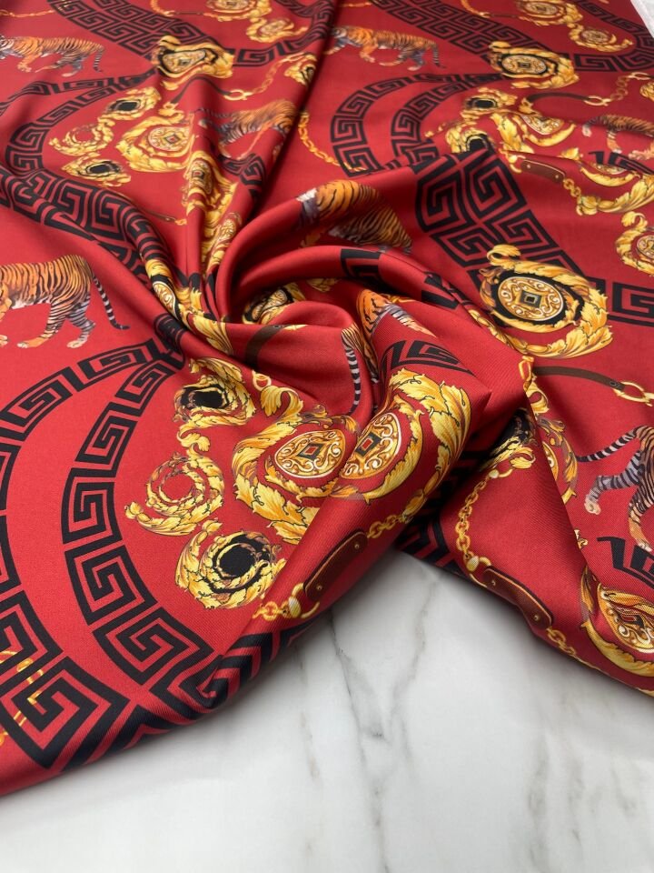 Kırmızı Kaplan Desen Elbiselik Gömleklik Tivil Saten Kumaş