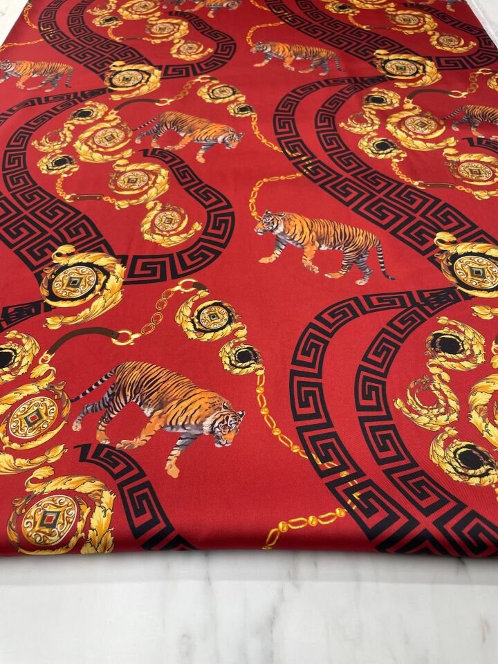 Kırmızı Kaplan Desen Elbiselik Gömleklik Tivil Saten Kumaş