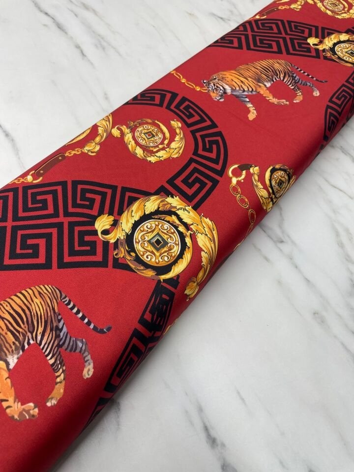 Kırmızı Kaplan Desen Elbiselik Gömleklik Tivil Saten Kumaş