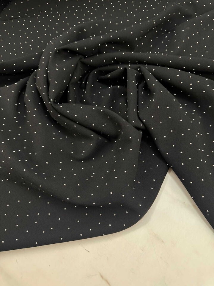 Fantazi Ürün Taş İşleme Krep Kumaş likralı Yumuşak Yapıya Sahip