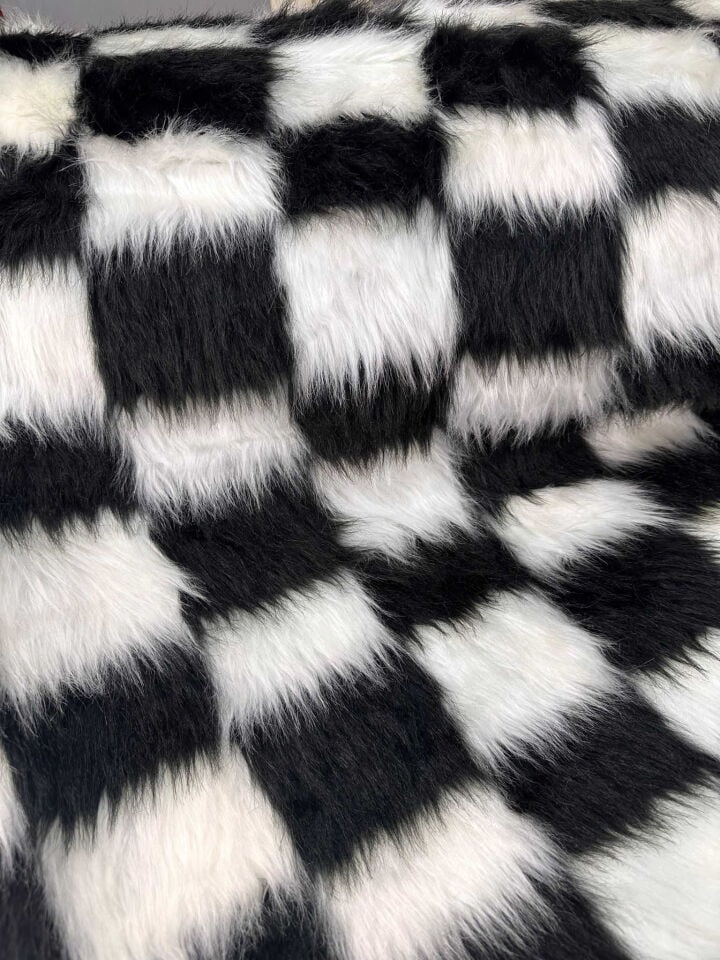 Siyah Beyaz Dama Desen İpek Kürk Pelüş Kumaş