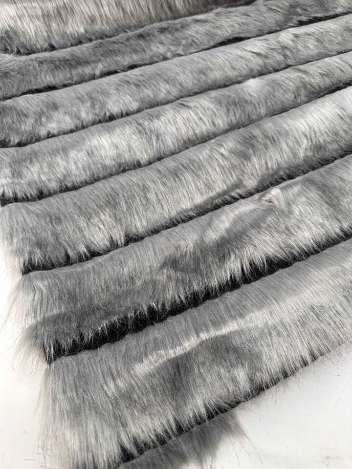 Füme Siyah Balık Sırtı İpek Kürk Pelüş