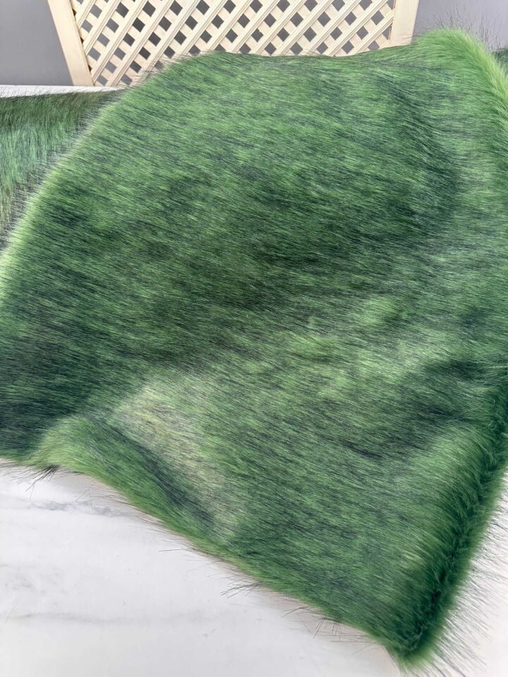 Özel Tasarım Yeşil Syah İpek Kurk Pelüş