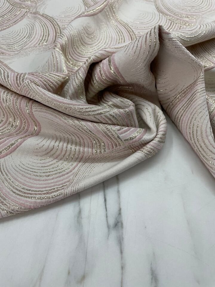 Bretonya Desen Elbiselik Brokar Kumaş